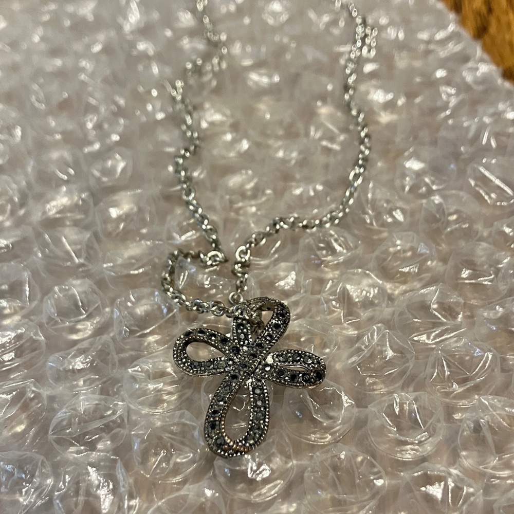 Elegant Silver Cross Pendant Necklace